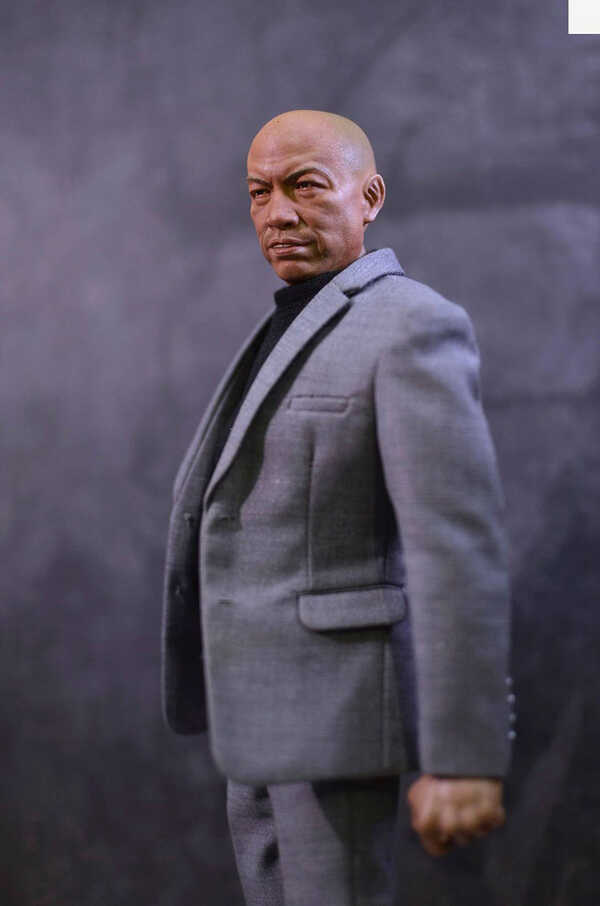 โมเดล ค่อม ชวนชื่น