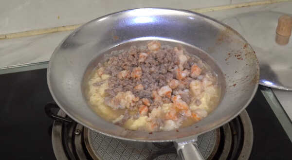 ไข่ตุ๋นกระทะทรงเครื่อง