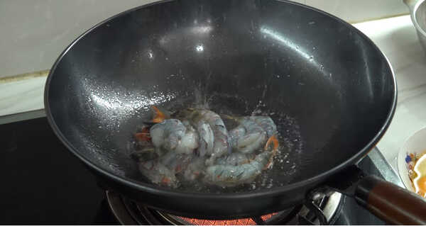 ไข่ขยี้กุ้ง