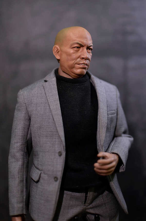 โมเดล ค่อม ชวนชื่น