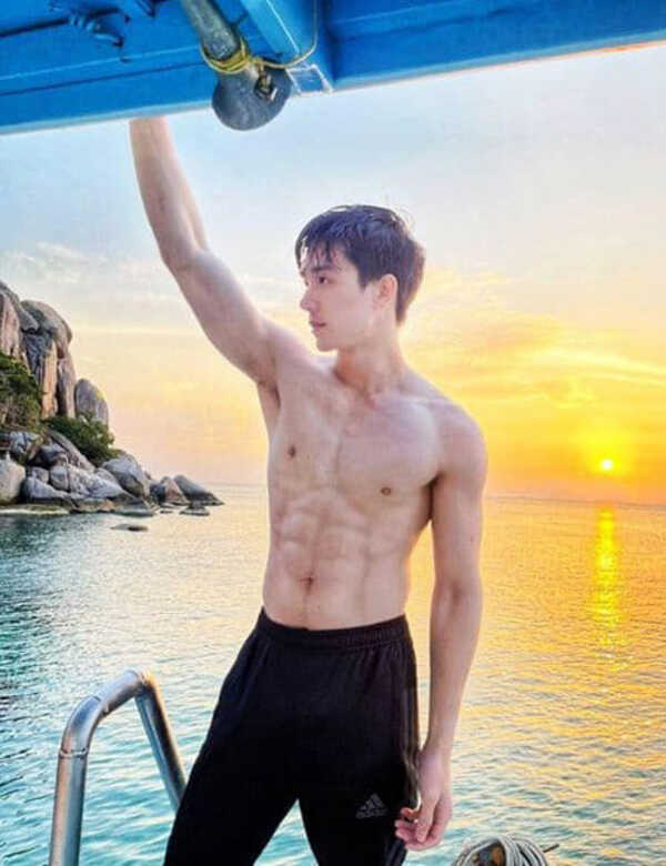 ตงตง กฤษกร