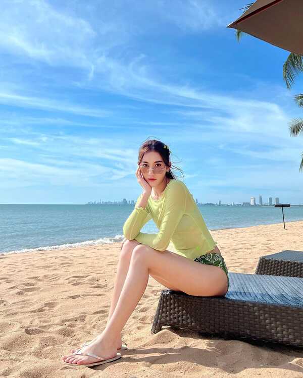 เบส รักษ์วนีย์ 