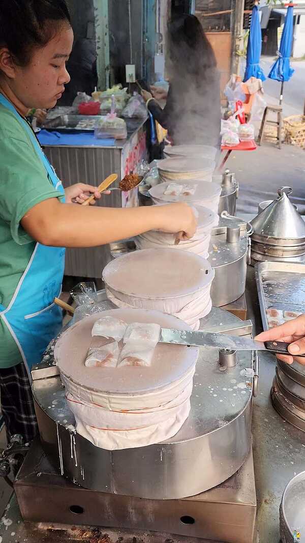 ลุงขจรวัดเกต ข้าวเกรียบปากหม้อ