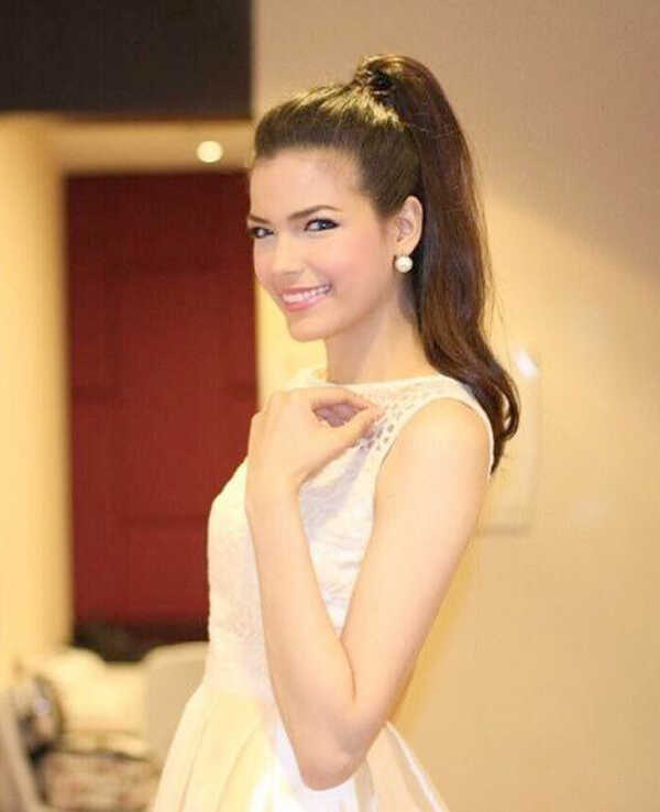 ฟ้าใส ปวีณสุดา