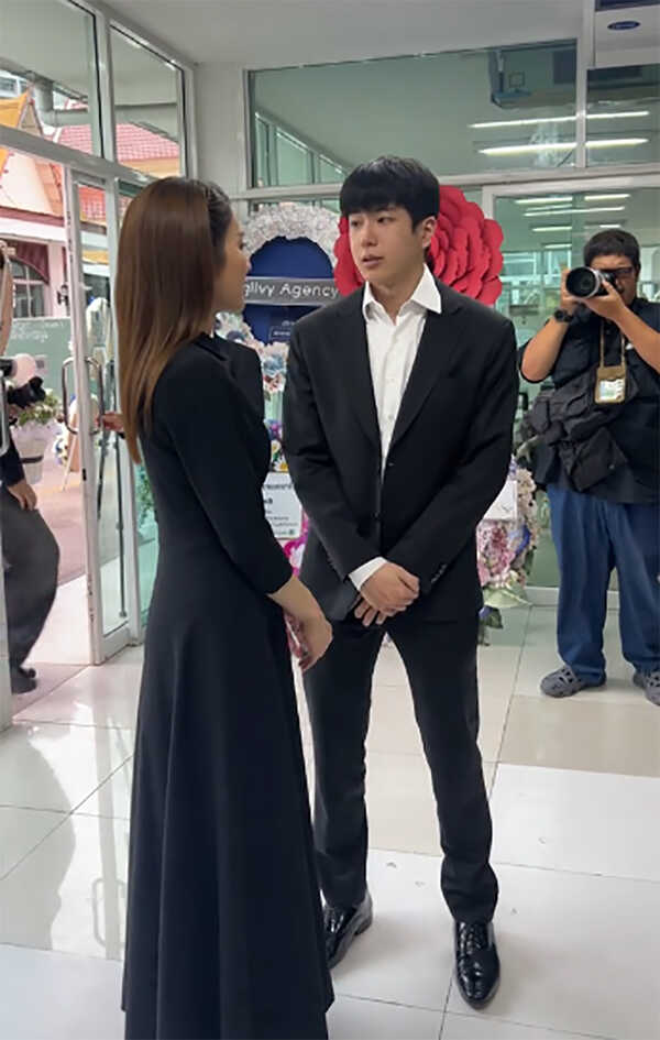 แอฟ ทักษอร เคียงข้าง นนกุล ชานน
