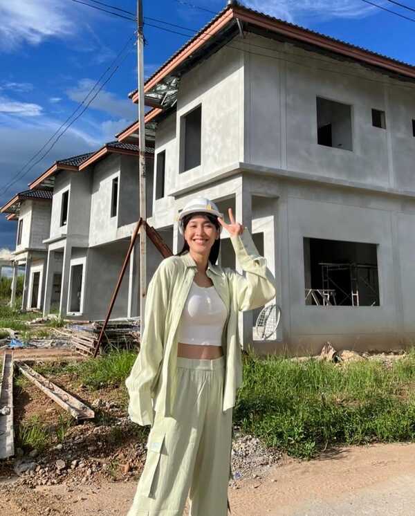 มิน พีชญา