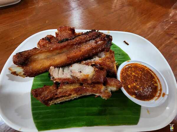 ร้านอาหารเฮือนเพ็ญ