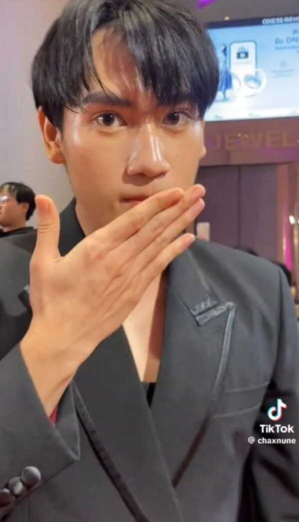 ดาราหนุ่มเป็นงง ท่าอุ๋งคืออะไร ก่อนเป็นไวรัลเพราะคำที่ใช้ถาม... Google Thailand ยังแชร์ !