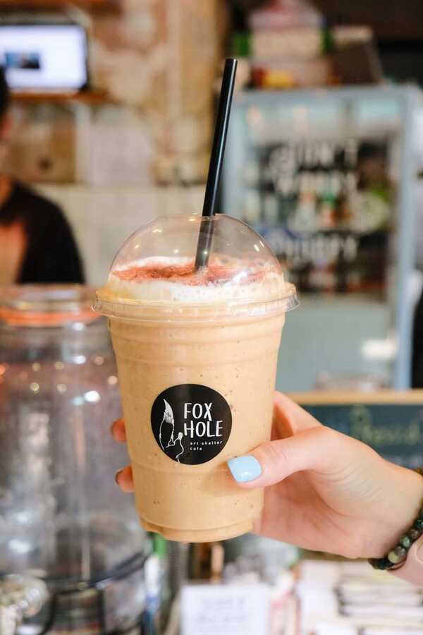 Foxhole BKK คาเฟ่ใกล้ศาลเจ้าพ่อเสือ