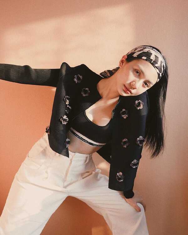 ฟ้า ษริกา