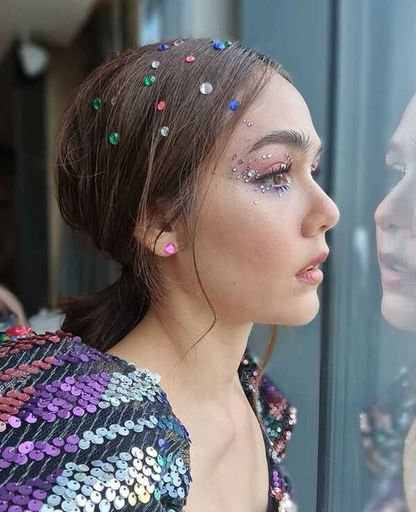 ชมพู่ อารยา