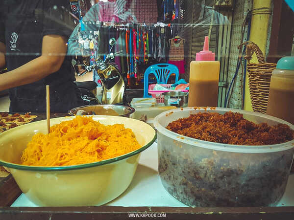 ตลาดหัวรอ อยุธยา