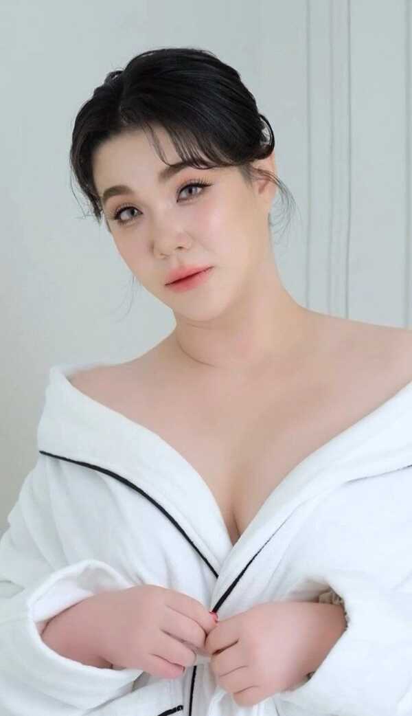 แต่งแล้ว นนนี่ ลูกสาว แอน สิเรียม ควงแฟนหนุ่มเข้าพิธีวิวาห์ เจ้าสาวสวยออร่ามาก