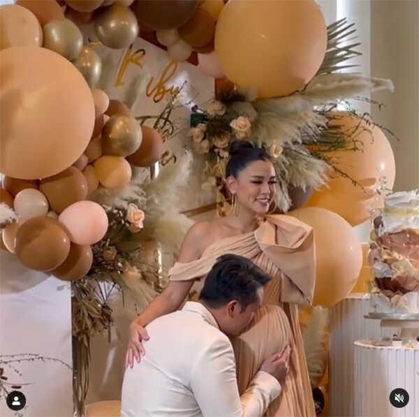 วิกกี้ สุนิสา - ชาย ชาตโยดม