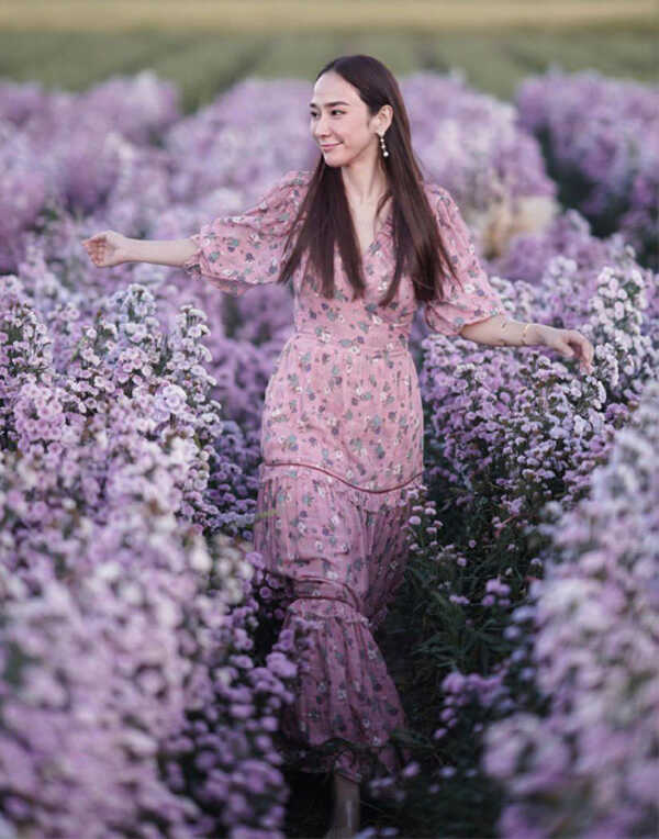 ไอเดียถ่ายรูปกับทุ่งดอกไม้
