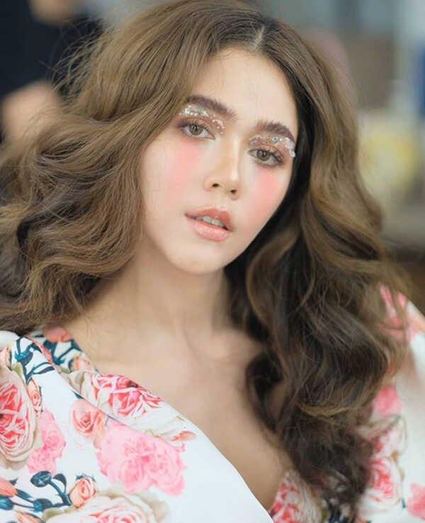 ชมพู่ อารยา