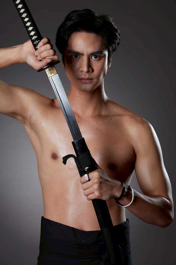 พยัคฆ์ร้ายซ่อนลาย ละคร