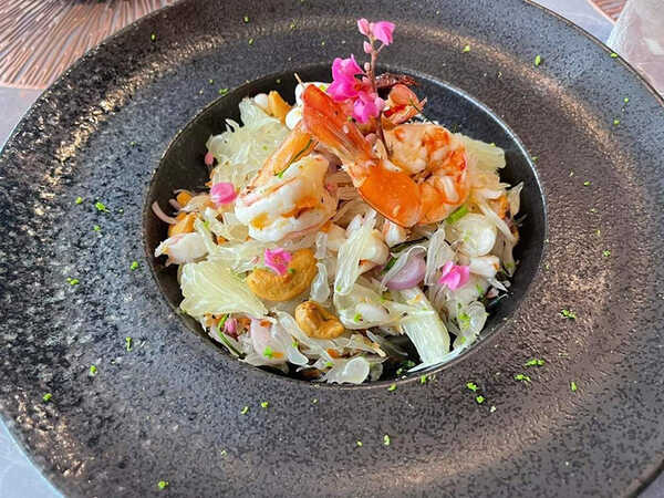 ร้านอาหารวาเลนไทน์ ONE Enchanting Thai Kitchen & Lounge