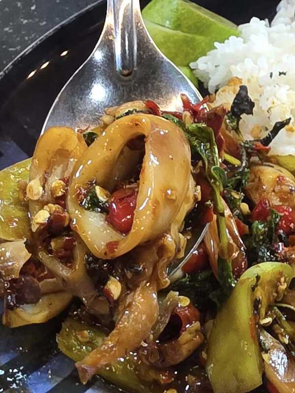 เตี๋ยวหมูตุ๋นคุณยาย ร้านเด็ดบางแสน