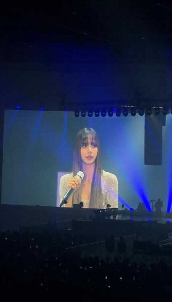 ลิซ่า เขินแรงแฟนคลับแซวงาน F1 ไปกับใคร