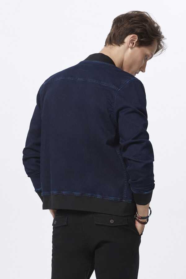เสื้อกันหนาวผู้ชาย