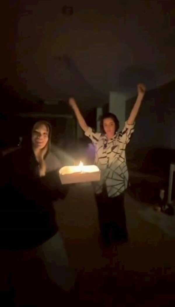  ธัญญ่า ธัญญาเรศ ฉลองวันเกิด เจอ เป็ก สัณณ์ชัย เซอร์ไพรส์หอมแก้มเต็มฟอด