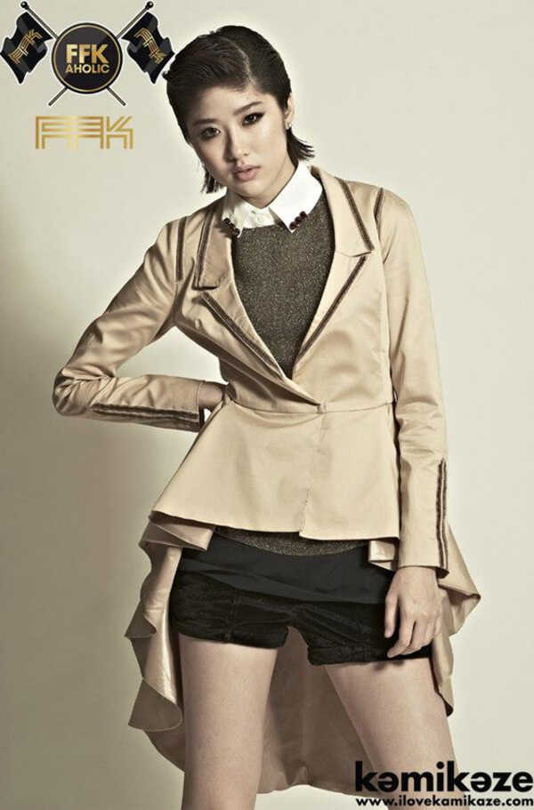 แก้ว จริญญา