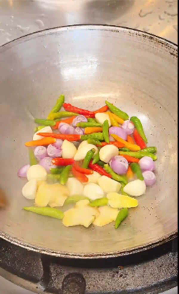 ซุบผักลาว อาหารอีสาน เมนูผัก สูตรอาหาร วิธีทำซุบผักลาว