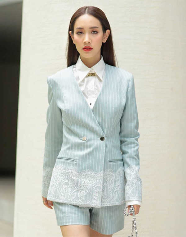 แฟชั่นชุดสีฟ้า