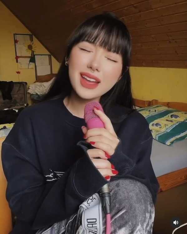 เพลงใหม่พลอยชมพู 