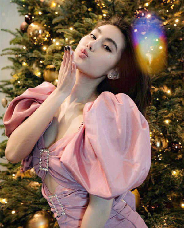 ท่าโพสถ่ายรูป