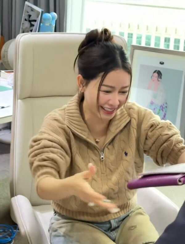 ไฮโซเมย์ วาสนา