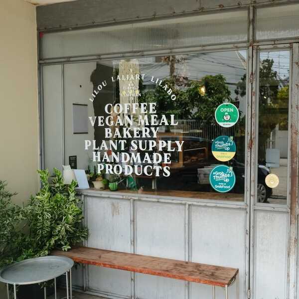 Lilou & Laliart คาเฟ่