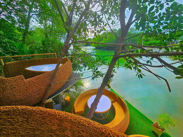 คาเฟ่ริมน้ำในกรุงเทพฯ