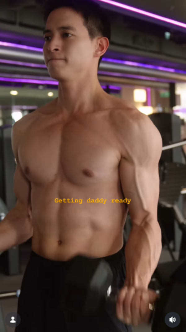 เจมส์ จิรายุ อวดร่างทอง 