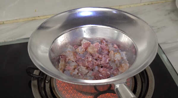 ไข่ตุ๋นกระทะทรงเครื่อง