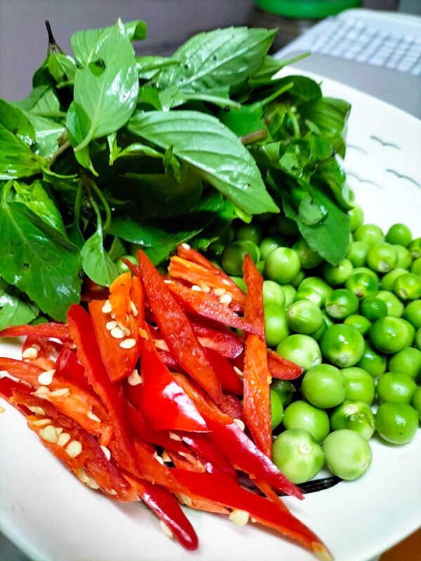 แกงกะทิเนื้อมะเขือพวง สูตรอาหาร เมนูอาหารไทย