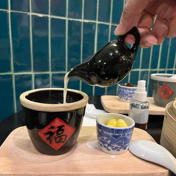 ร้านอาหารประตูผี