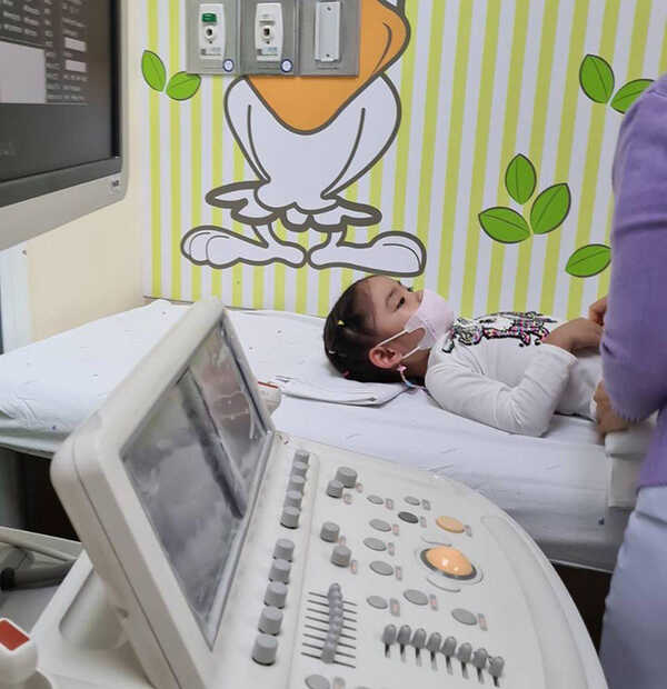 น้องอลิน ลูก หมอโอ๊ค สมิทธิ์