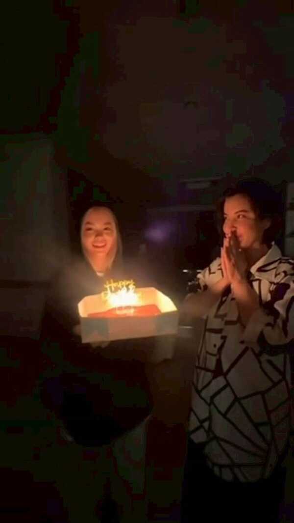  ธัญญ่า ธัญญาเรศ ฉลองวันเกิด เจอ เป็ก สัณณ์ชัย เซอร์ไพรส์หอมแก้มเต็มฟอด