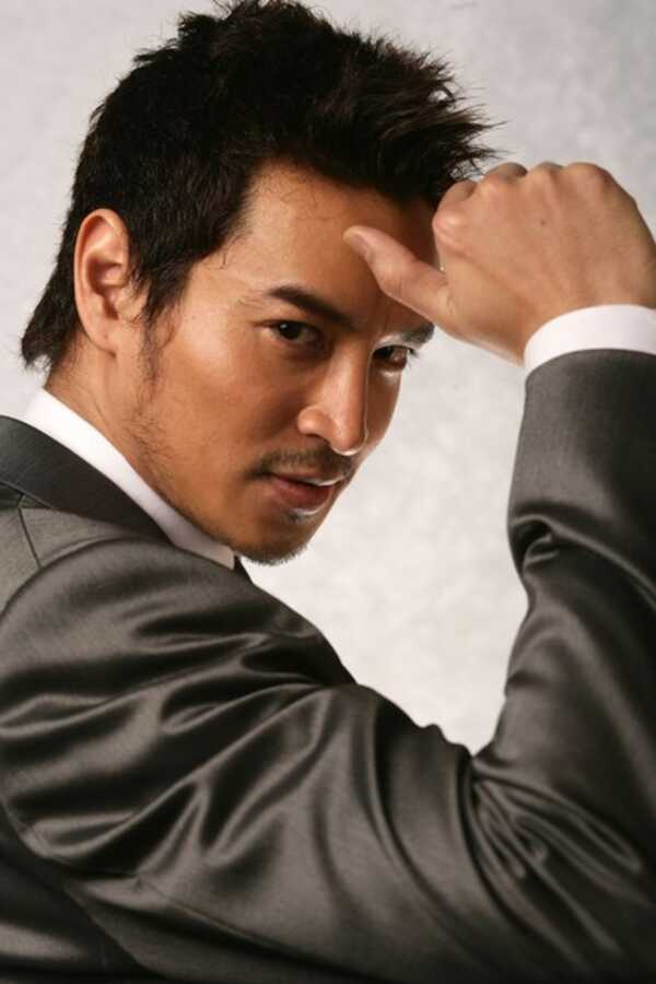 กอล์ฟ อัครา