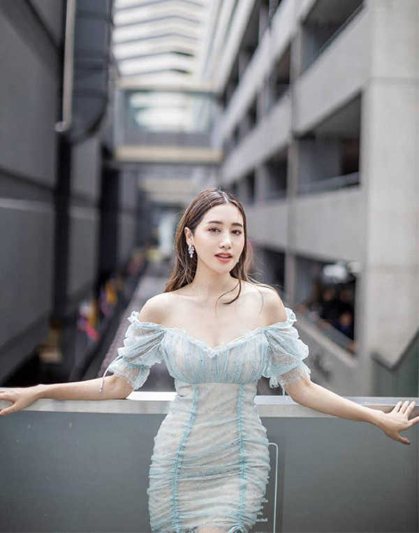 แฟชั่นชุดสีฟ้า