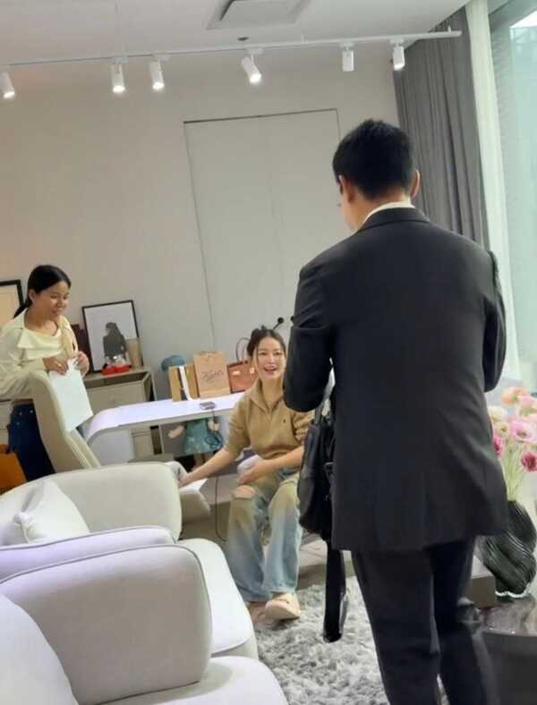 ไฮโซเมย์ วาสนา