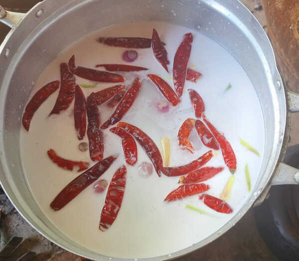 ขนมจีนน้ำยากะทิ