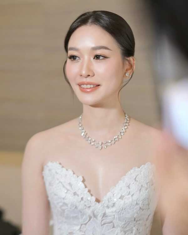 งานแต่ง พิงค์ จิราธิวัฒน์ แวน ทายาทเบทาโกร