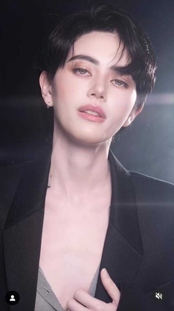 ใหม่ ดาวิกา