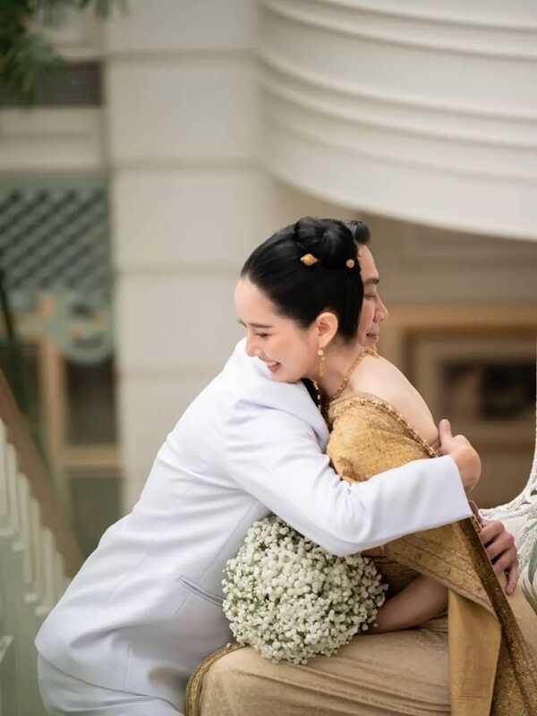 หมวดอ๋อ แต่งงาน หมอเพื่อน ด้าน แอฟ ทักษอร ร่วมยินดี