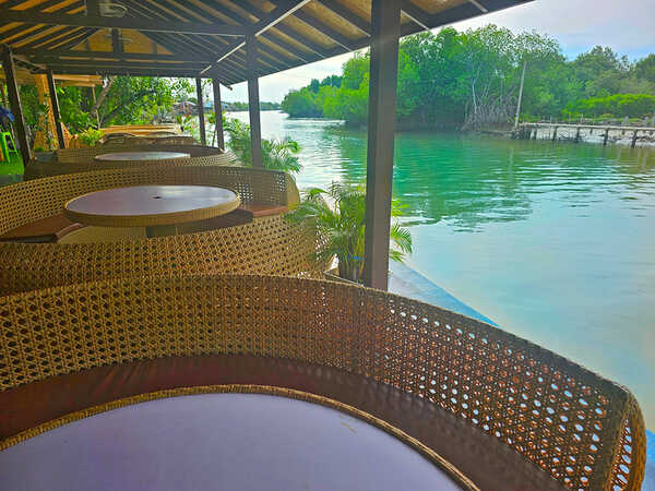 คาเฟ่ริมน้ำในกรุงเทพฯ