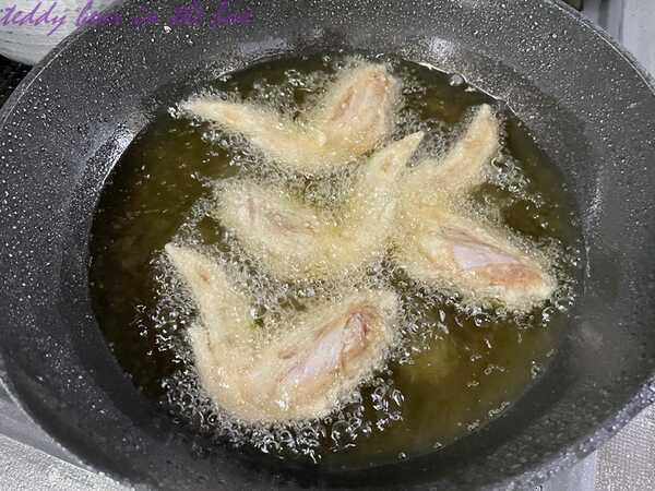 ปีกไก่ทอด