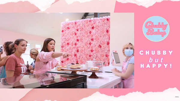 หญิง พลอยชมพู